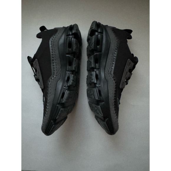 On Running Women’s CloudAway, Black/ Rock Size 7 EUC - Picture 6 of 12